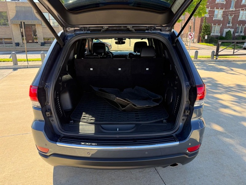 Jeep Grand Cherokee Vehicle Full-screen Gallery Image 10