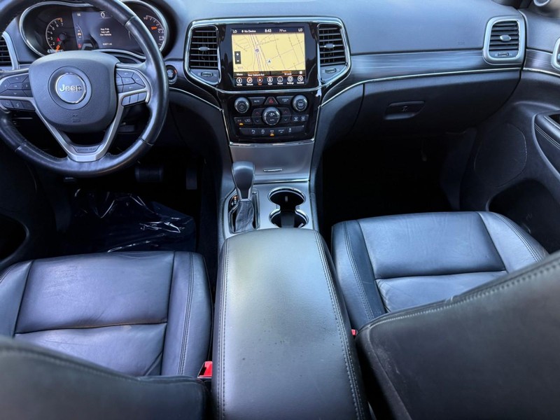 Jeep Grand Cherokee Vehicle Full-screen Gallery Image 12