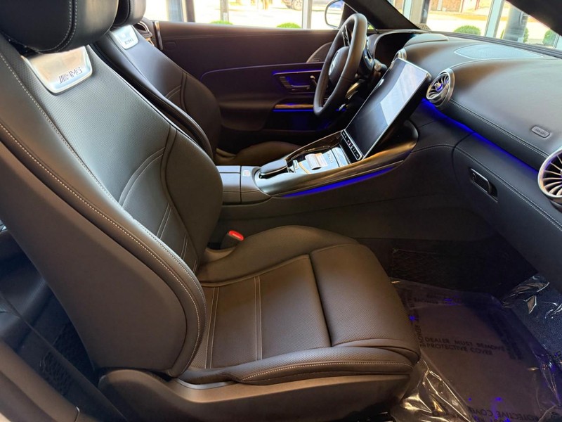 Mercedes-Benz AMG GT Vehicle Full-screen Gallery Image 8