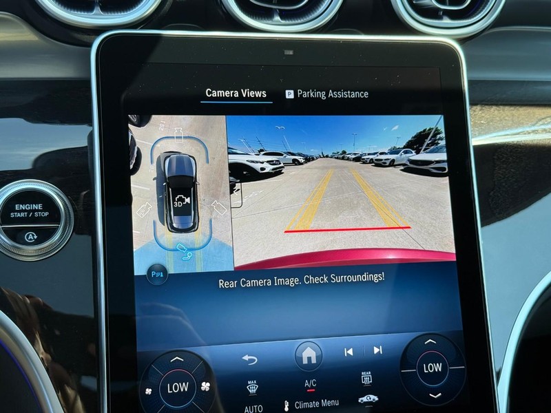 Mercedes-Benz GLC Vehicle Full-screen Gallery Image 20