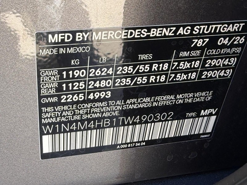 Mercedes-Benz GLB Vehicle Full-screen Gallery Image 19