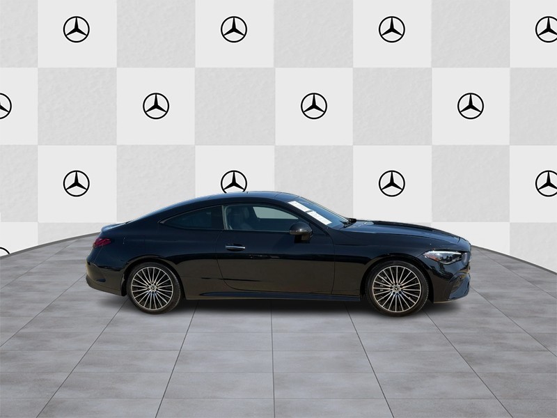Mercedes-Benz CLE Vehicle Full-screen Gallery Image 2