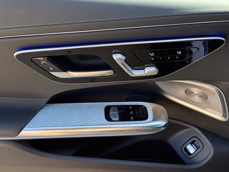 Mercedes-Benz CLE Vehicle Full-screen Gallery Image 14