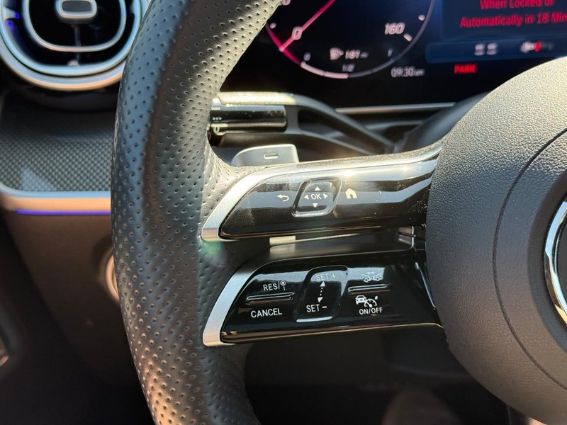 Mercedes-Benz CLE Vehicle Full-screen Gallery Image 17