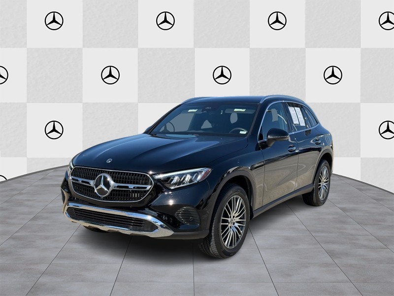 Mercedes-Benz GLC Vehicle Full-screen Gallery Image 8