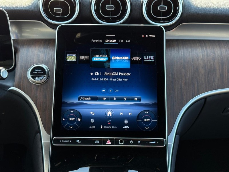 Mercedes-Benz GLC Vehicle Full-screen Gallery Image 13