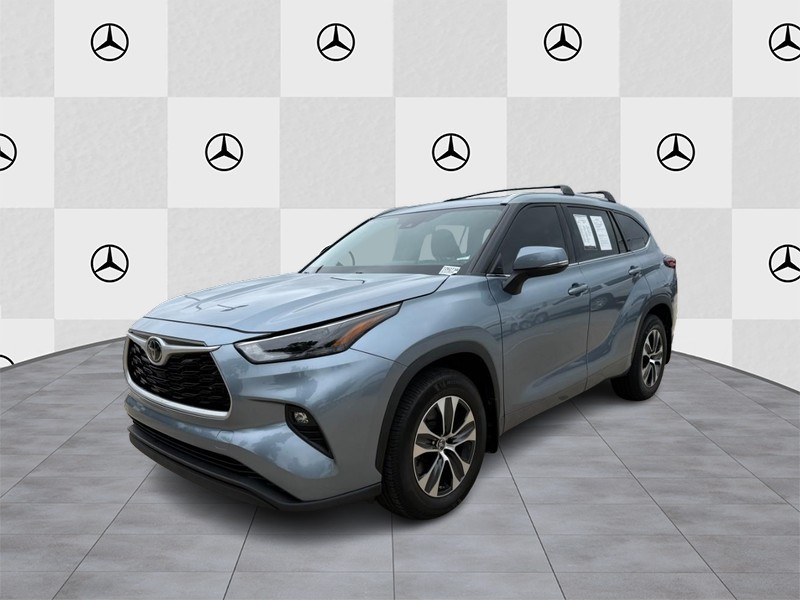 Toyota Highlander Vehicle Full-screen Gallery Image 5