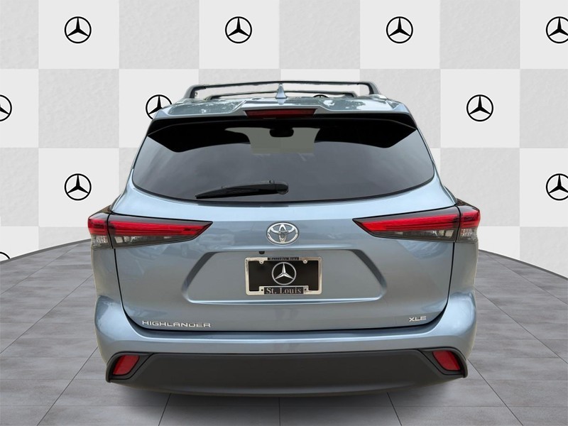 Toyota Highlander Vehicle Full-screen Gallery Image 7
