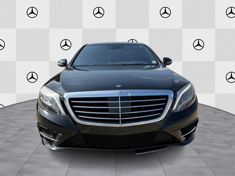 Mercedes-Benz S-Class Vehicle Full-screen Gallery Image 7