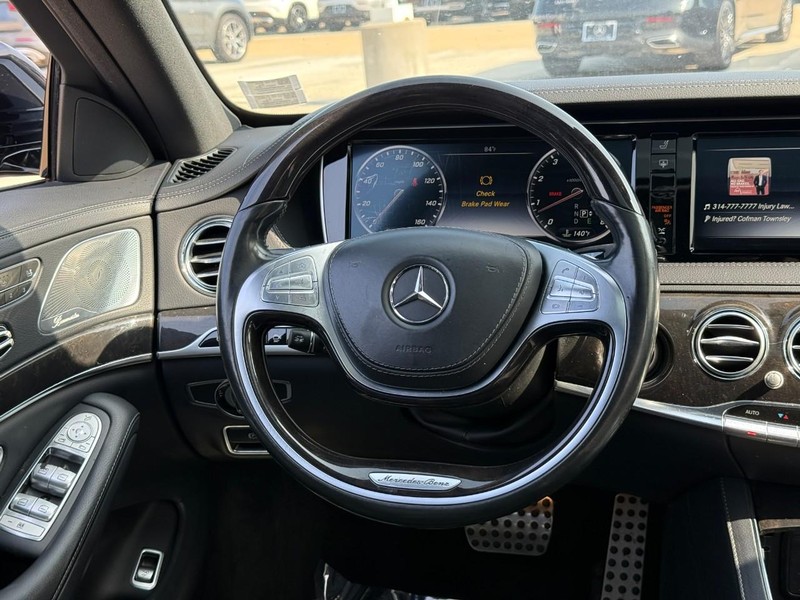 Mercedes-Benz S-Class Vehicle Full-screen Gallery Image 14