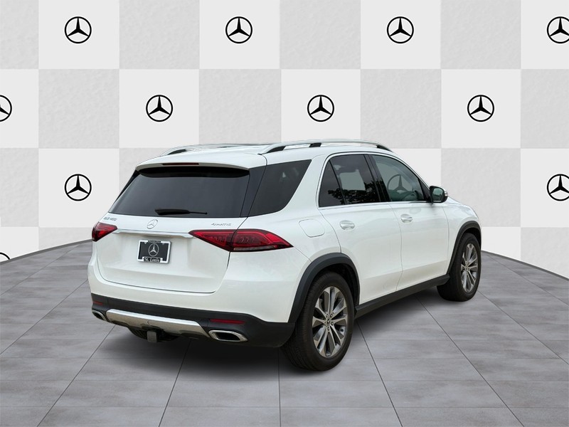 Mercedes-Benz GLE Vehicle Full-screen Gallery Image 3