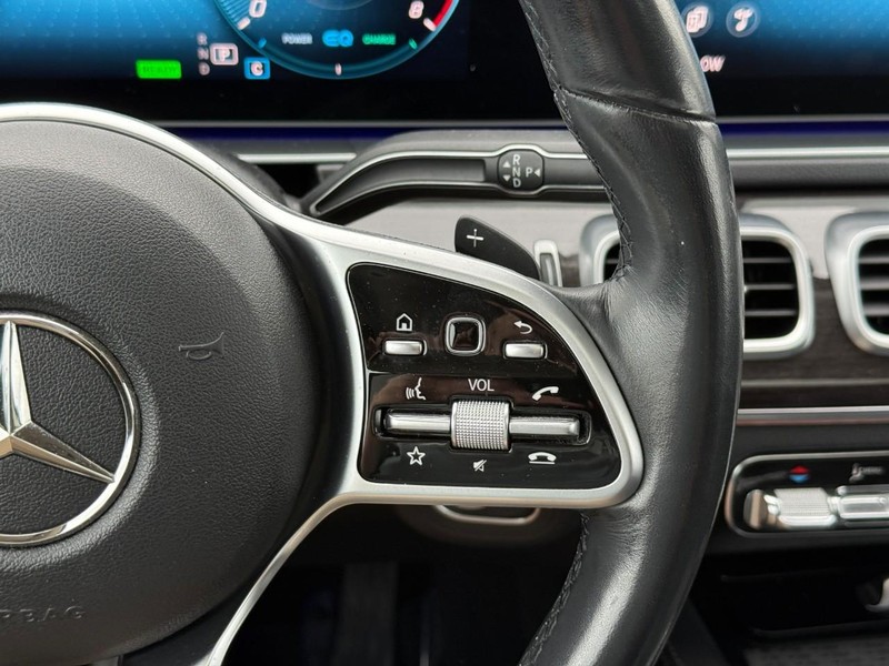 Mercedes-Benz GLE Vehicle Full-screen Gallery Image 20