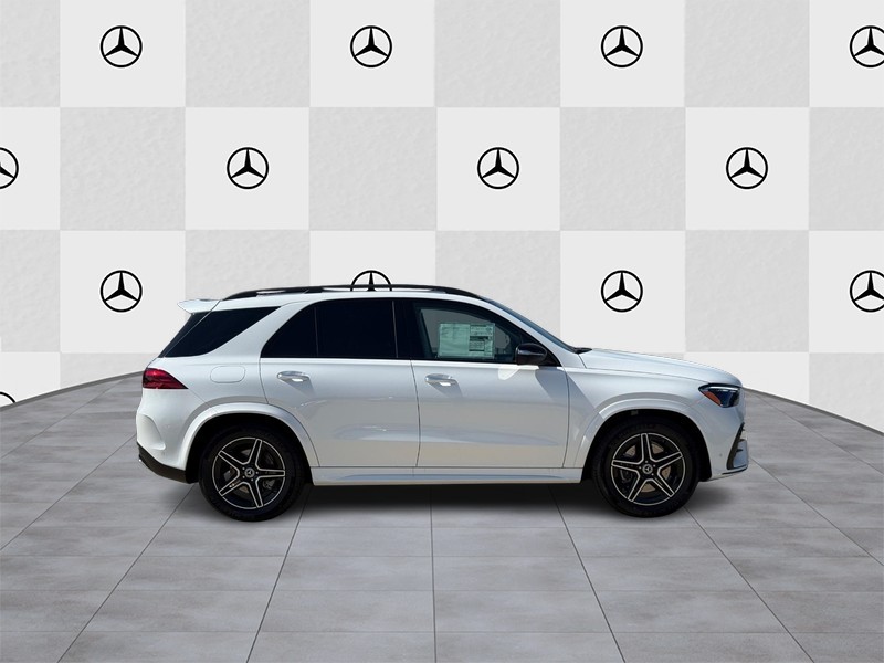 Mercedes-Benz GLE Vehicle Full-screen Gallery Image 2
