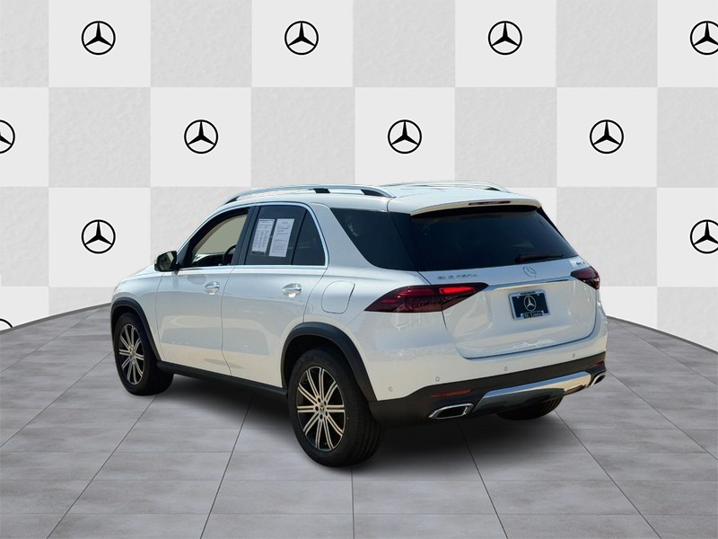 Mercedes-Benz GLE Vehicle Full-screen Gallery Image 4