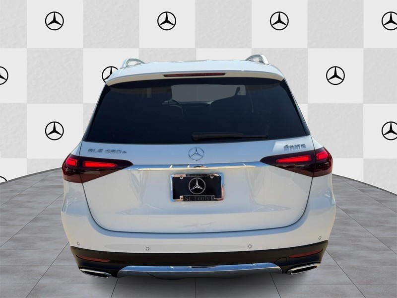 Mercedes-Benz GLE Vehicle Full-screen Gallery Image 7