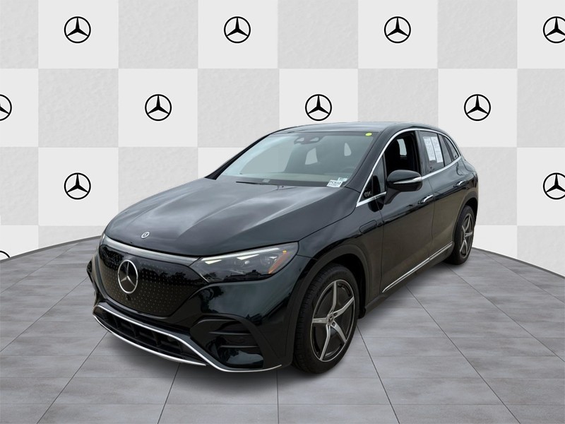 Mercedes-Benz EQE Vehicle Full-screen Gallery Image 5