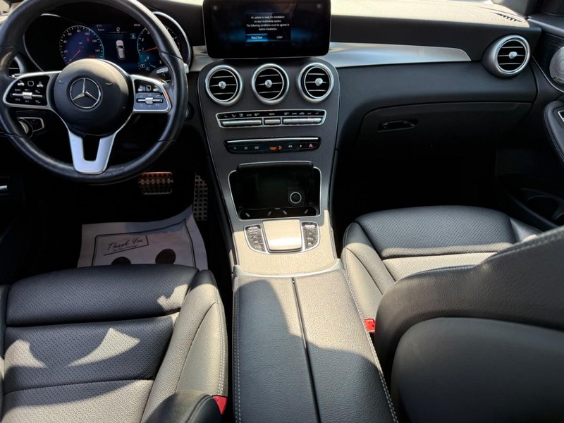 Mercedes-Benz GLC Vehicle Full-screen Gallery Image 13