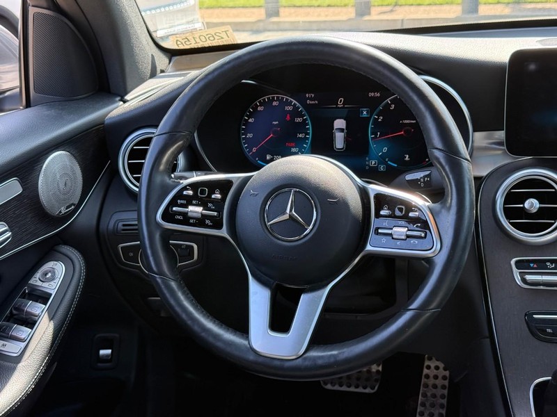 Mercedes-Benz GLC Vehicle Full-screen Gallery Image 14