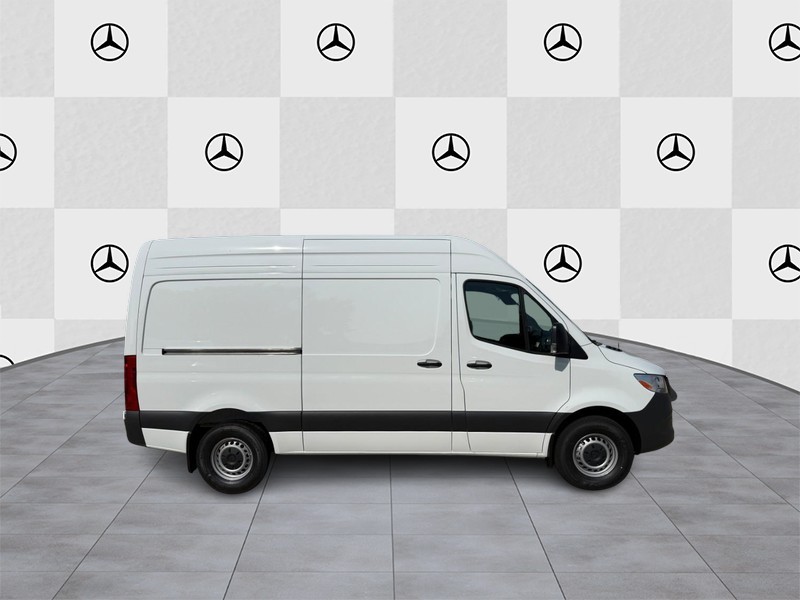 Mercedes-Benz Sprinter Van Vehicle Full-screen Gallery Image 2
