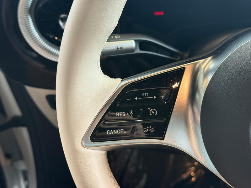 Mercedes-Benz CLA Vehicle Full-screen Gallery Image 19
