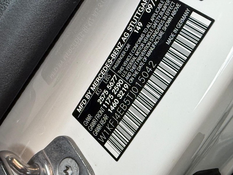 Mercedes-Benz CLA Vehicle Full-screen Gallery Image 22