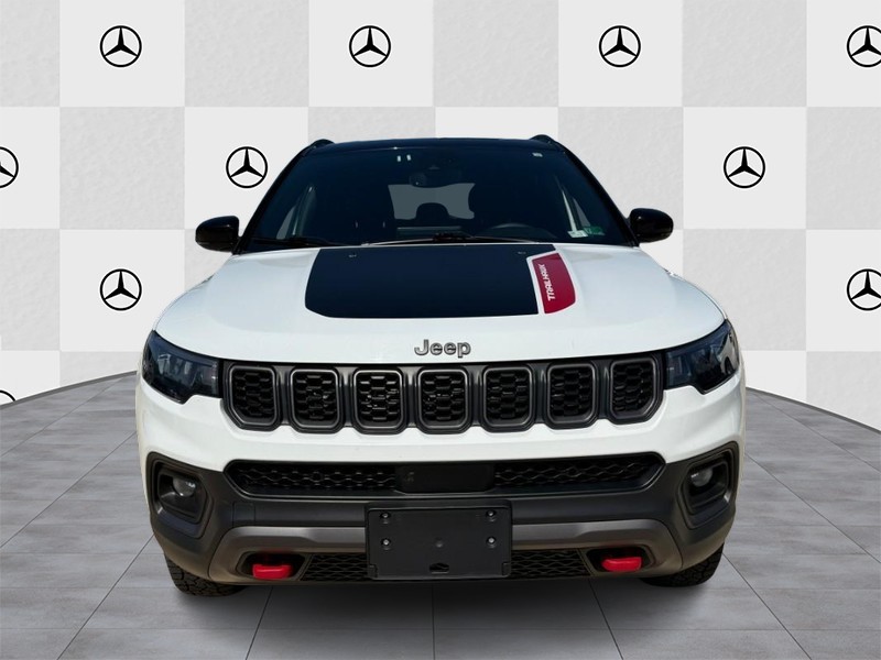 Jeep Compass Vehicle Full-screen Gallery Image 05
