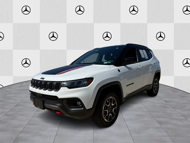 Jeep Compass Vehicle Full-screen Gallery Image 06