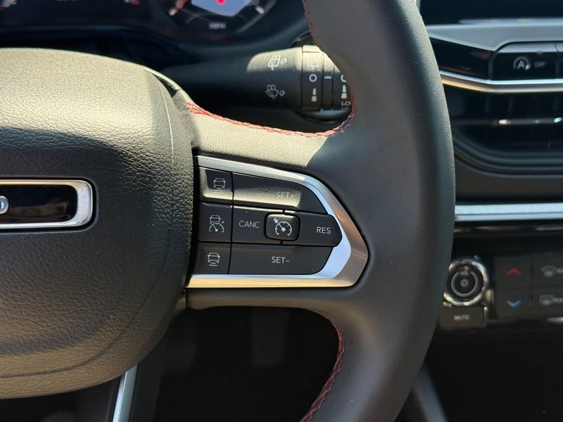 Jeep Compass Vehicle Full-screen Gallery Image 21