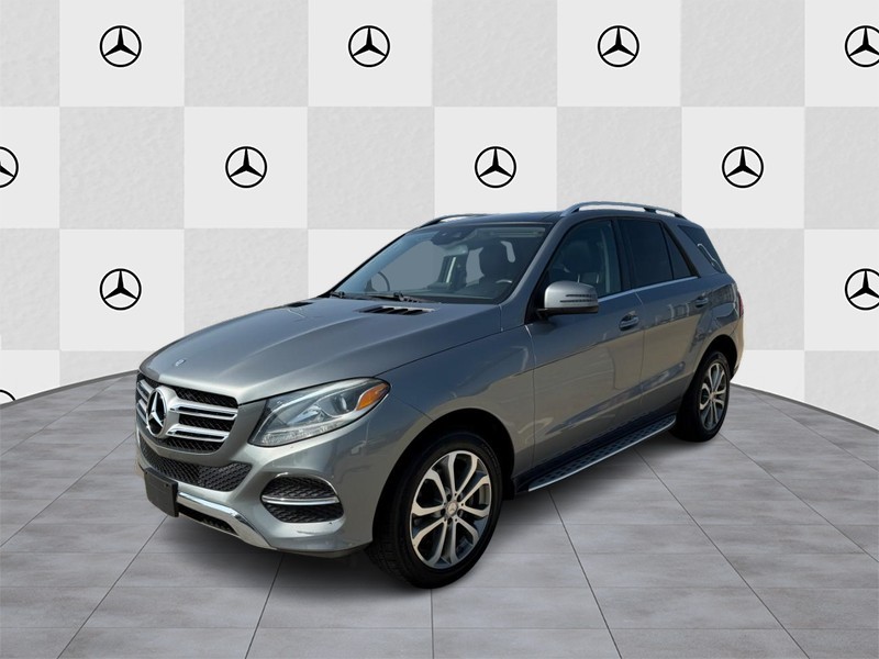 Mercedes-Benz GLE Vehicle Full-screen Gallery Image 5
