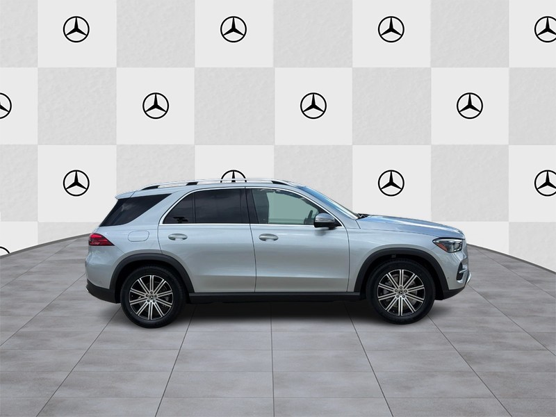 Mercedes-Benz GLE Vehicle Full-screen Gallery Image 2
