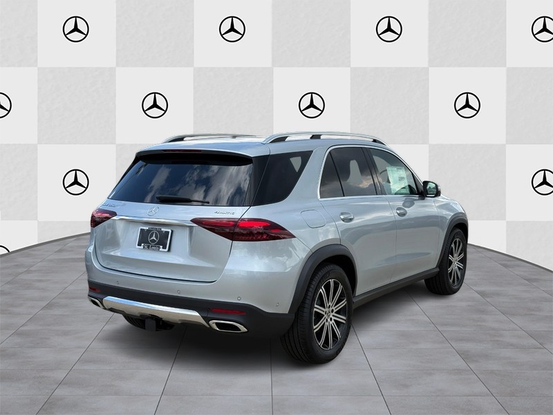 Mercedes-Benz GLE Vehicle Full-screen Gallery Image 3
