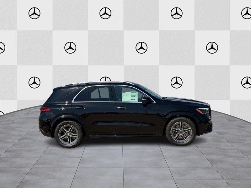 Mercedes-Benz GLE Vehicle Full-screen Gallery Image 2
