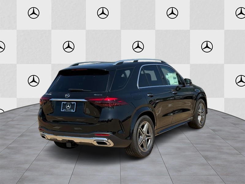 Mercedes-Benz GLE Vehicle Full-screen Gallery Image 3
