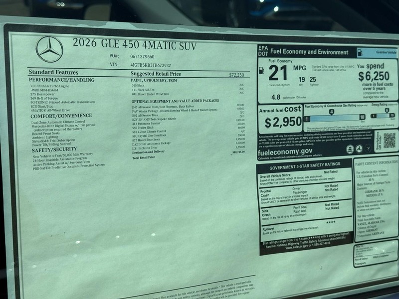 Mercedes-Benz GLE Vehicle Full-screen Gallery Image 4