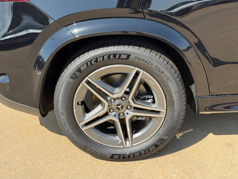 Mercedes-Benz GLE Vehicle Full-screen Gallery Image 7