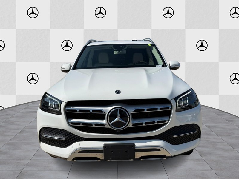 Mercedes-Benz GLS Vehicle Full-screen Gallery Image 5