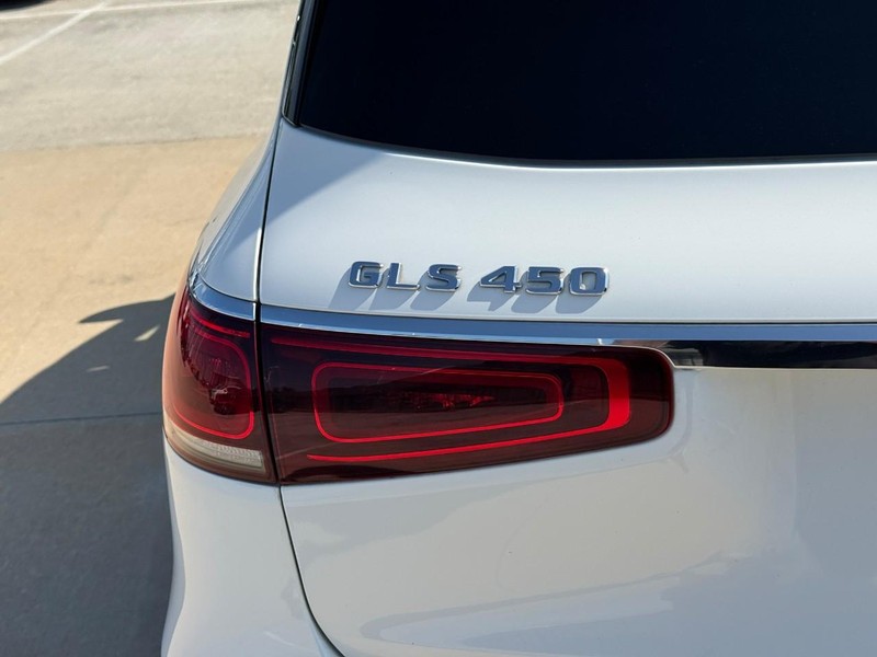 Mercedes-Benz GLS Vehicle Full-screen Gallery Image 10