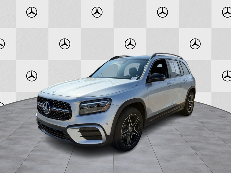 Mercedes-Benz GLB Vehicle Full-screen Gallery Image 4