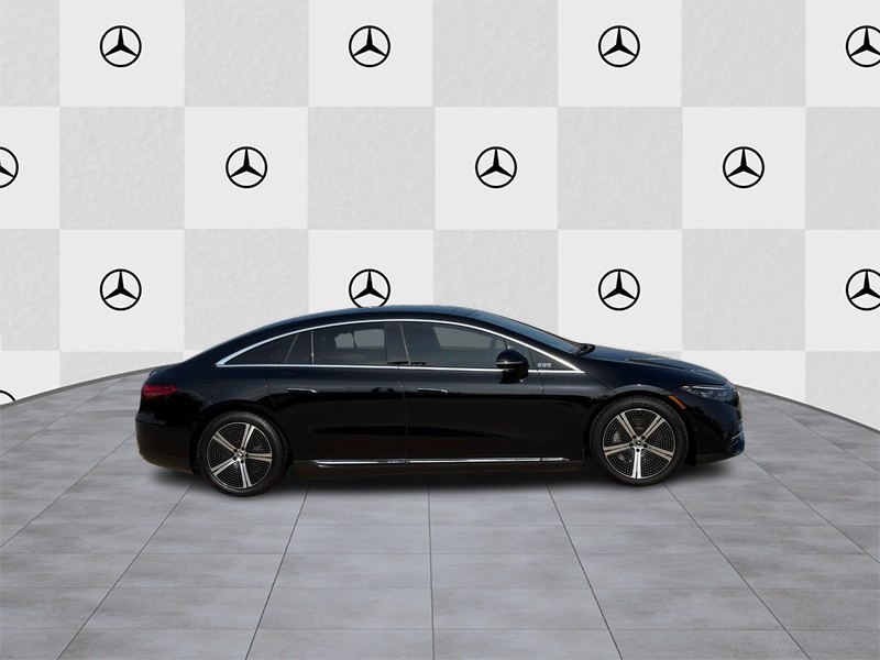 Mercedes-Benz EQS Vehicle Full-screen Gallery Image 02