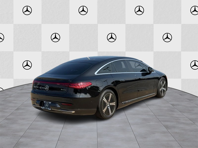 Mercedes-Benz EQS Vehicle Full-screen Gallery Image 03