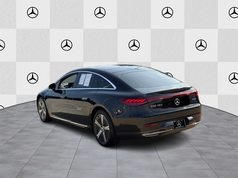 Mercedes-Benz EQS Vehicle Full-screen Gallery Image 04