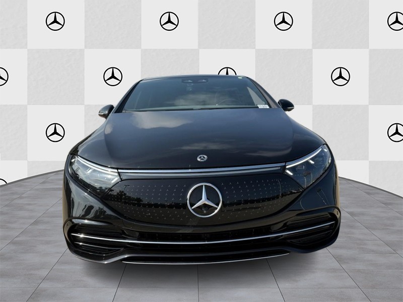 Mercedes-Benz EQS Vehicle Full-screen Gallery Image 07