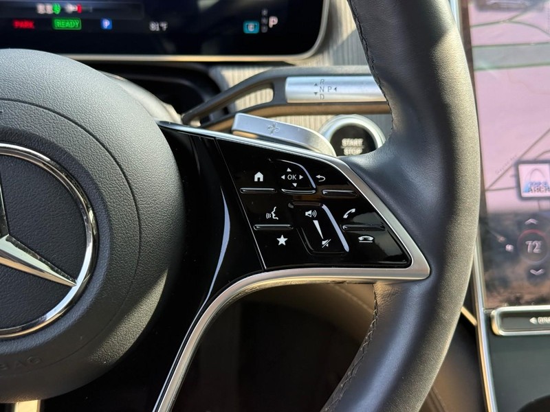 Mercedes-Benz EQS Vehicle Full-screen Gallery Image 22