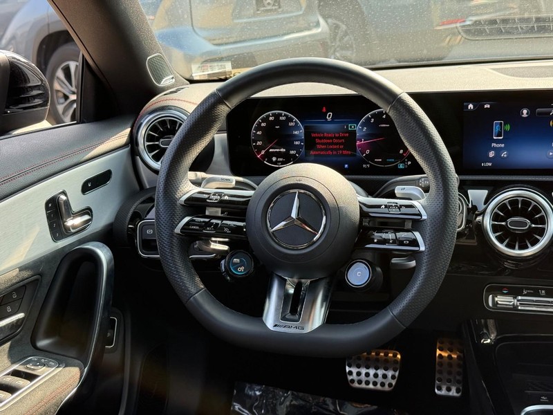 Mercedes-Benz CLA Vehicle Full-screen Gallery Image 14