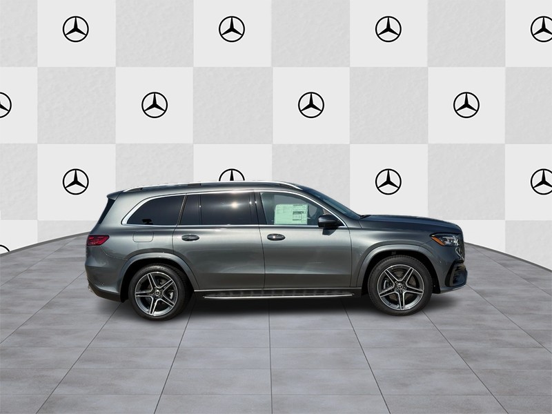 Mercedes-Benz GLS Vehicle Full-screen Gallery Image 2