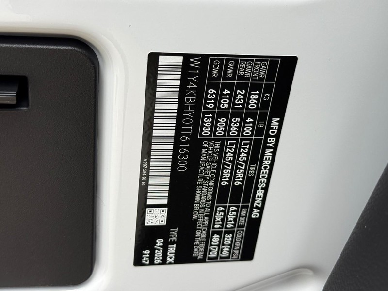 Mercedes-Benz Sprinter Van Vehicle Full-screen Gallery Image 13