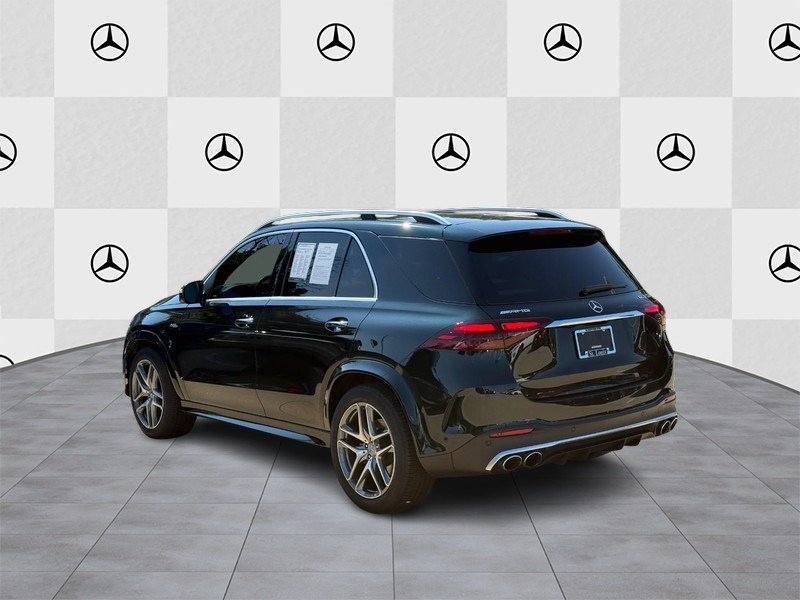 Mercedes-Benz GLE Vehicle Full-screen Gallery Image 4