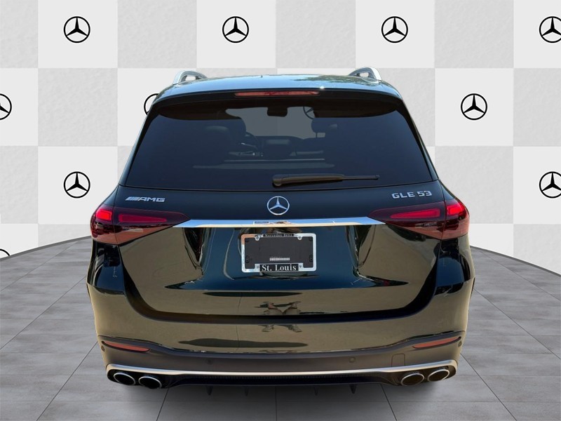 Mercedes-Benz GLE Vehicle Full-screen Gallery Image 6
