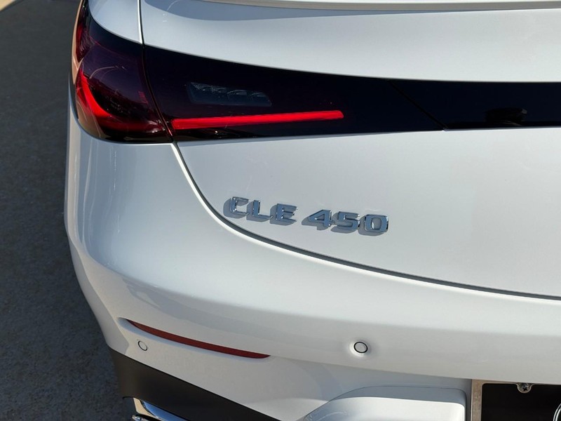 Mercedes-Benz CLE Vehicle Full-screen Gallery Image 5