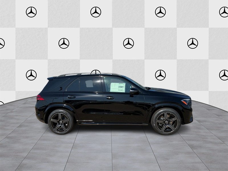 Mercedes-Benz GLE Vehicle Full-screen Gallery Image 2
